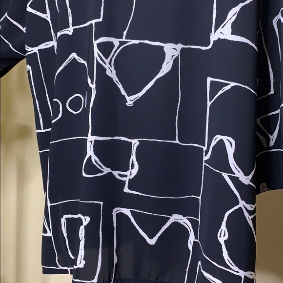 Maggie Barnes black & white geometric print 1X - Picture 6 of 7